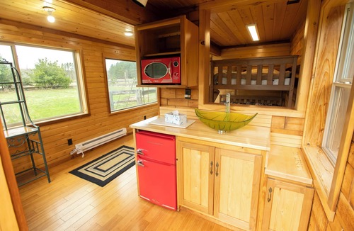 Vulcan House | 11 Beds Sleeps 20+. Pets OK. 4 Bedrooms/Bonus Sleeping Room/Bunk House. 40 Acres