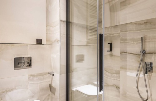 Historic Center Apartment | 12 - 24 · Eco Chic Studio - HEPA-UV Germicidal AirPurifer