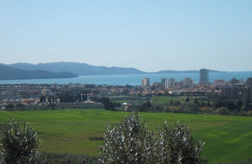 Follonica Apartment | 120 m² Apartment ∙ 3 bedrooms ∙ 6 guests