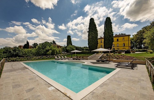 Torrita di Siena Villa | 1300 m² Villa ∙ 12 bedrooms ∙ 24 guests