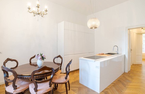 Como Apartment | 150 m² Apartment ∙ 4 bedrooms ∙ 8 guests