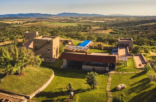 Magliano in Toscana Villa | 1500 m² Villa ∙ 7 bedrooms ∙ 16 guests