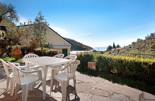 Bonassola Villa | 160 m² Villa ∙ 4 bedrooms ∙ 8 guests