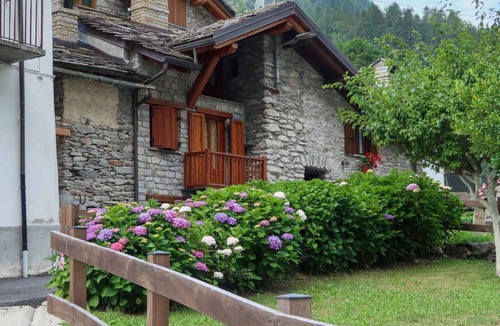 Noasca Other | 180 m² Accommodation ∙ 6 bedrooms ∙ 12 guests