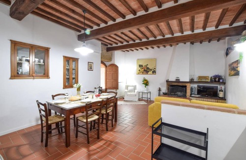 Monticchiello Apartment | 195 m² Apartment ∙ 3 bedrooms ∙ 8 guests