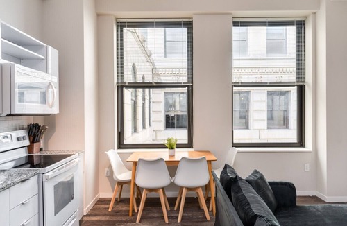 Downtown Cincinnati Apartment | 1Bedroom w/Pool and Sky Lounge Access in the CBD