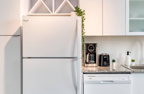 Downtown Cincinnati Apartment | 1Bedroom w/Pool and Sky Lounge Access in the CBD