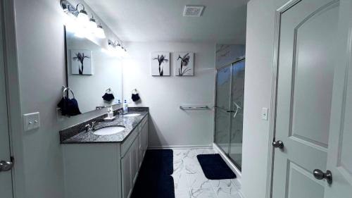 Plainfield House | 1Private Bedroom in House Plainfield Near Airport