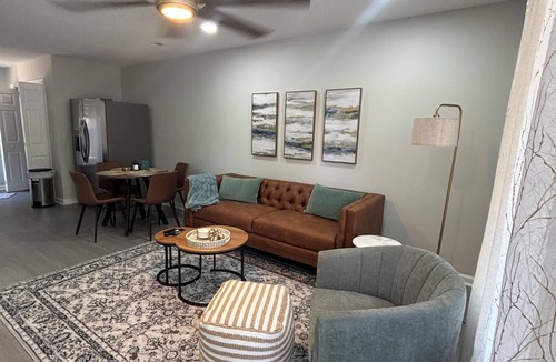 Florence House | 2-bedroom/2B townhome in tranquil Florence
