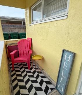 Parsuns To Cocoa Beach House | 2 bedroom Tropical Beach Getaway A