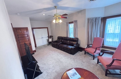Bluffton House | 2-bedroom Victorian duplex in peaceful downtown Bluffton