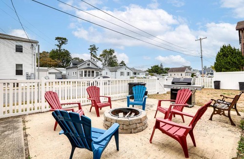 Ocean Gate Apartment | 2 Blocks to Beach: Apt w/Grill in Ocean Gate!
