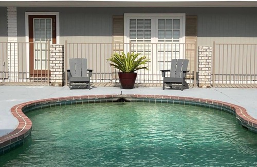 Highlands - Perkins Apartment | 2 br Steps from Tiger Stadium
