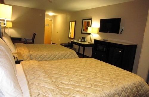 Monmouth Junction Hotel | 2 Double Beds with Free Breakfast, Close to Menlo Park Mall
