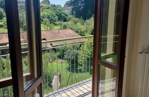 Osmate Apartment | 2' from Lake Monate, 5' from JRC, Free Park, WiFi