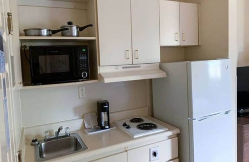 Myrtle Beach Apartment | 2 Full Beds | Smoking, Kitchen