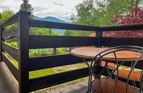 Montegrino Valtravaglia Apartment | 2-room apartment in a farm with alpacas