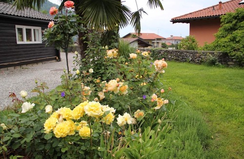 Cannobio House | 2-room house with private garden and pool in shared use