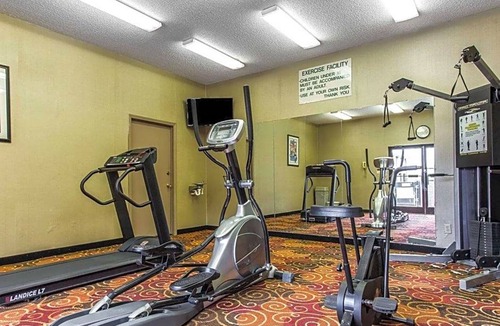 Hickory Hotel | 2-Star Hotel ∙ Quality Suites Convention Center - Hickory