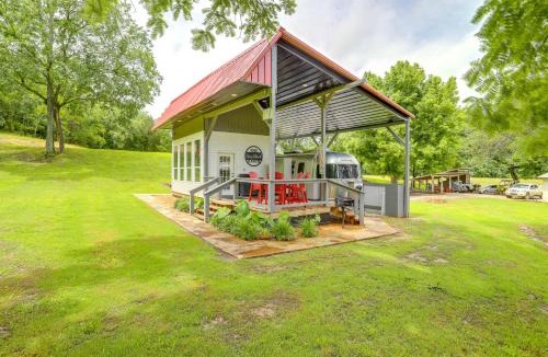Mountain View Apartment | 2-Studio Retreat on White River w/Swimming Hole