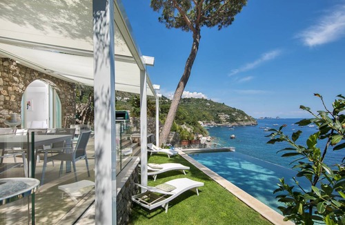 Marina del Cantone Villa | 200 m² Villa ∙ 6 bedrooms ∙ 12 guests