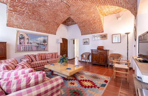 Asti Villa | 200 m² Villa ∙ 1 bedroom ∙ 8 guests