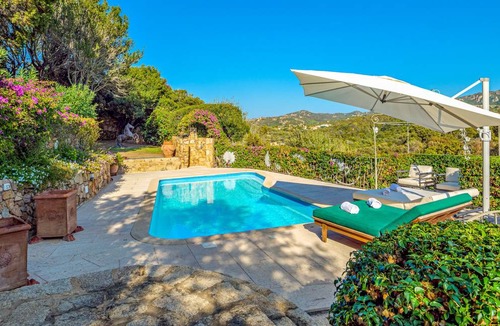 Baja Sardinia Villa | 200 m² Villa ∙ 3 bedrooms ∙ 6 guests