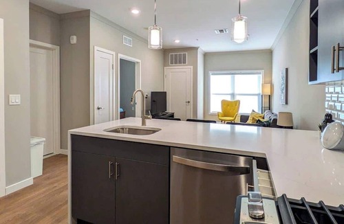 Dunellen Apartment | 212 Modern 1BR Apt Walk to NJTransit