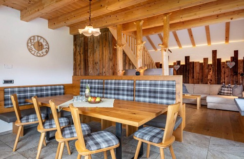Barbiano Apartment | 220 m² Apartment ∙ 5 bedrooms ∙ 13 guests