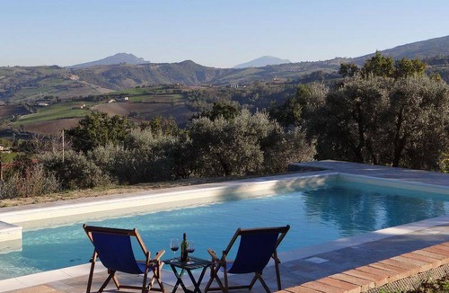 Penna San Giovanni House | 220 m² House ∙ 4 bedrooms ∙ 8 guests