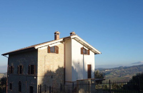 Penna San Giovanni House | 220 m² House ∙ 4 bedrooms ∙ 8 guests