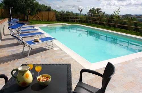 Penna San Giovanni House | 220 m² House ∙ 4 bedrooms ∙ 8 guests
