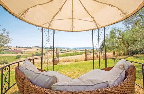 Castiglione del Lago House | 230 m² House ∙ 6 bedrooms ∙ 12 guests