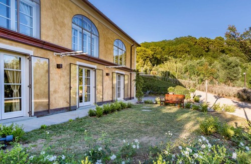 Santo Stefano di Magra Villa | 230 m² Villa ∙ 4 bedrooms ∙ 8 guests