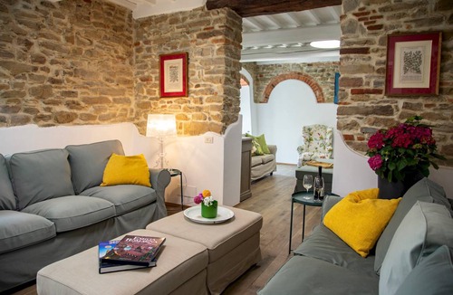 Arezzo Villa | 235 m² Villa ∙ 6 bedrooms ∙ 12 guests