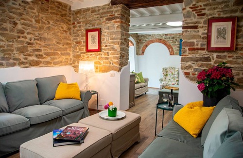 Arezzo Villa | 235 m² Villa ∙ 6 bedrooms ∙ 12 guests
