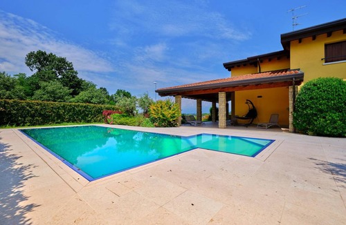 Salionze Villa | 240 m² Villa ∙ 3 bedrooms ∙ 8 guests