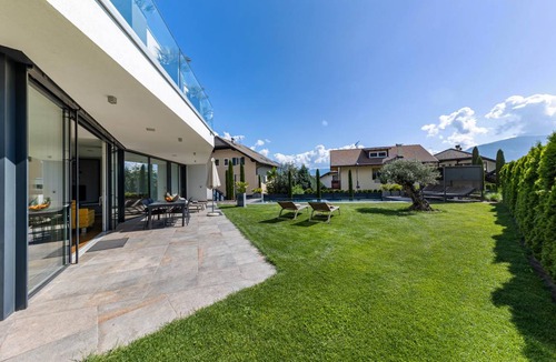 Appiano Sulla Strada del Vino Villa | 240 m² Villa ∙ 4 bedrooms ∙ 8 guests