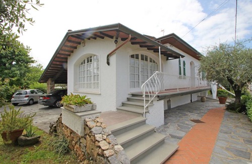 Castelnuovo Magra Villa | 250 m² Villa ∙ 4 bedrooms ∙ 8 guests