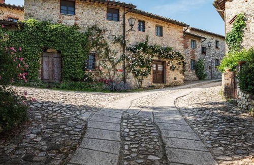 Monti di Sotto House | 250 m² House ∙ 8 bedrooms ∙ 127 guests