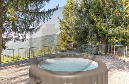 Saturnana House | 250 m² House ∙ 5 bedrooms ∙ 8 guests