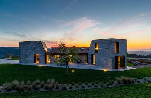 Volterra Villa | 250 m² Villa ∙ 3 bedrooms ∙ 6 guests