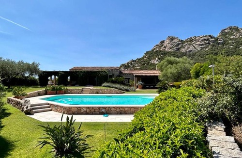 Arzachena Villa | 250 m² Villa ∙ 4 bedrooms ∙ 8 guests