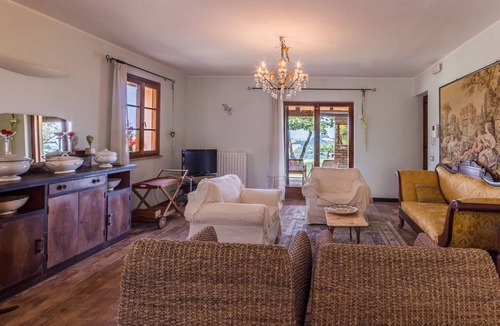 Montefelcino Villa | 260 m² Villa ∙ 4 bedrooms ∙ 11 guests