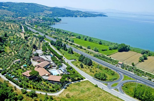 Passignano sul Trasimeno House | 287 m² House ∙ 5 bedrooms ∙ 10 guests
