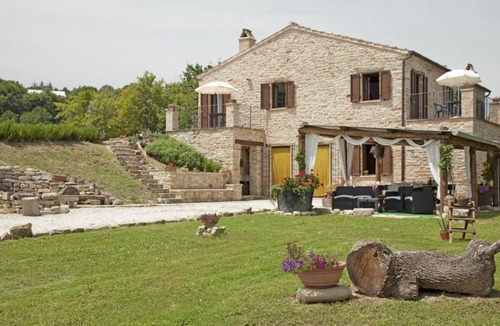 Montelparo House | 280 m² House ∙ 4 bedrooms ∙ 10 guests