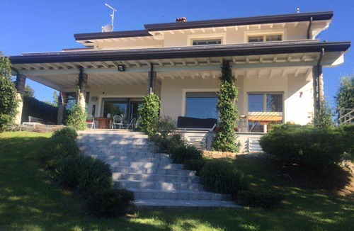 Esmate House | 280 m² House ∙ 4 bedrooms ∙ 8 guests