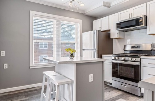 St. Louis Apartment | 2BR Dog-Friendly Apt w/Fenced Yard