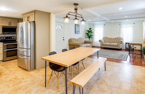 Bernville House | 2BR House Blue Marsh Lake Wi-Fi & Smart TV Pet Friendly