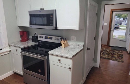 Cedar Rapids House | 3 Bed, 1 Bath 2 Story Home on the NW side of CR